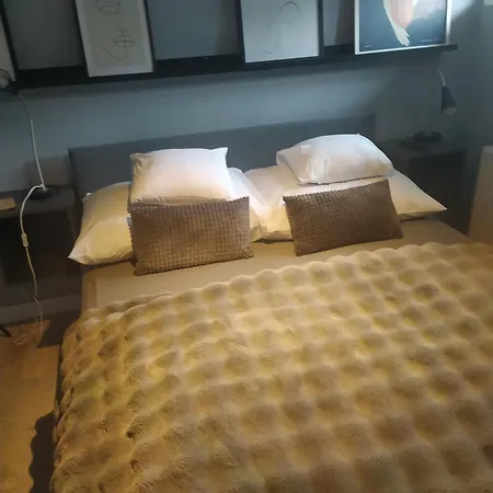 Home Apartman * Nagyesztergar